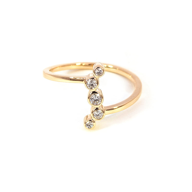 18ct Yellow Gold Diamond-set Ring 5 Round Brilliant Cut Diamonds totalling 0.155cts G-H/Si