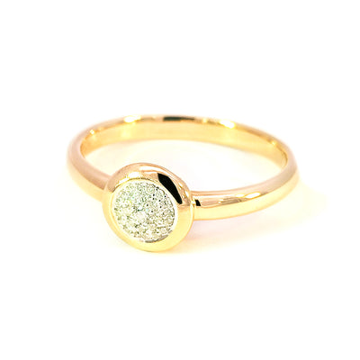 Pre-Loved 9ct Yellow Gold Diamond-set Ring