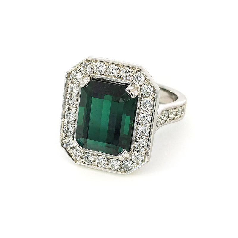 Bague en platine avec tourmaline verte et diamants