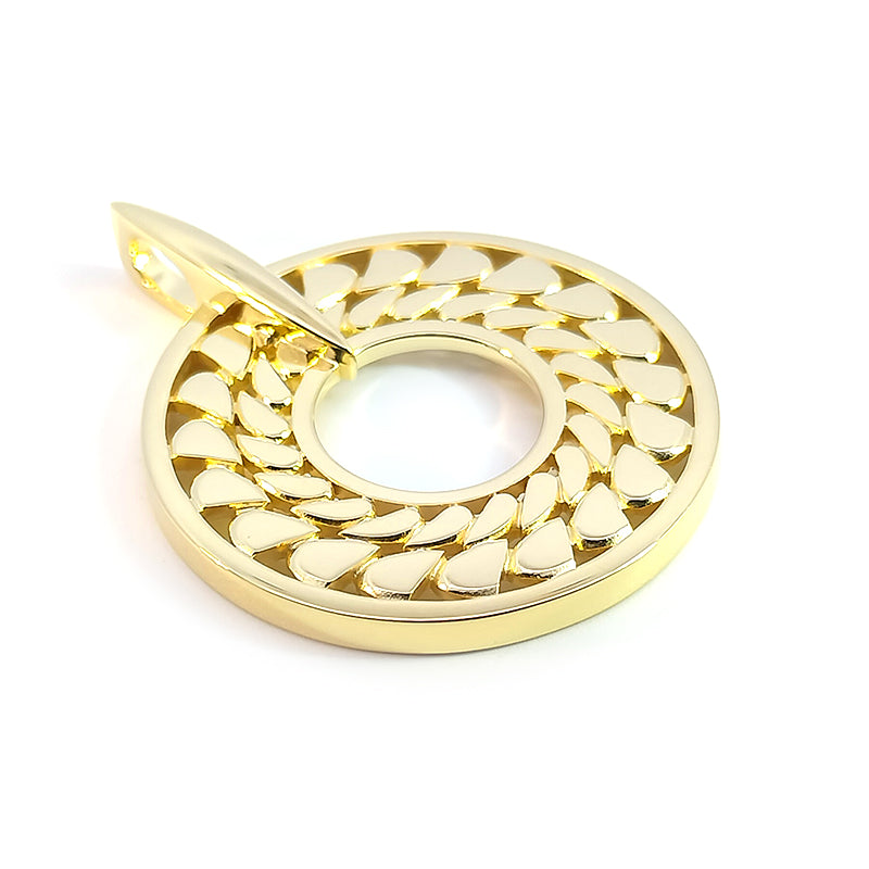 9ct Yellow Gold Pendant with leaf pattern