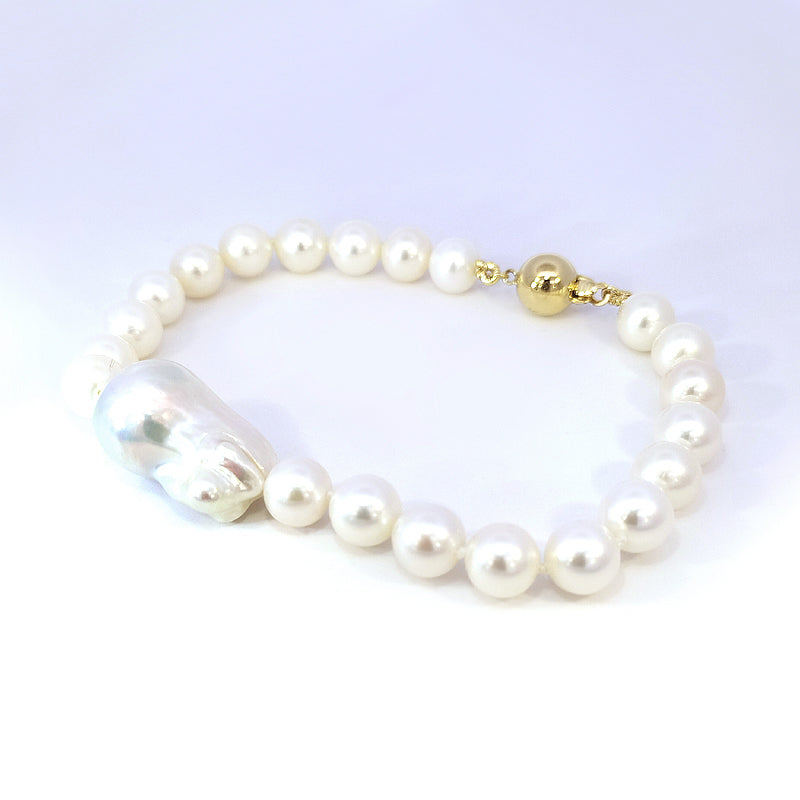 White Round 7mm Freshwater +13mm Baroque Pearl Bracelet