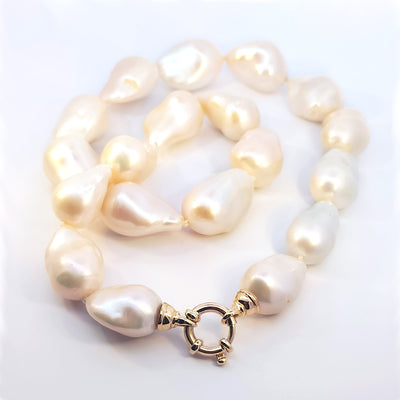 45cm Fresh Water Baroque Pearl Necklace with 9ct Gold Clasp