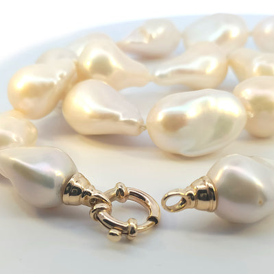 45cm Fresh Water Baroque Pearl Necklace with 9ct Gold Clasp