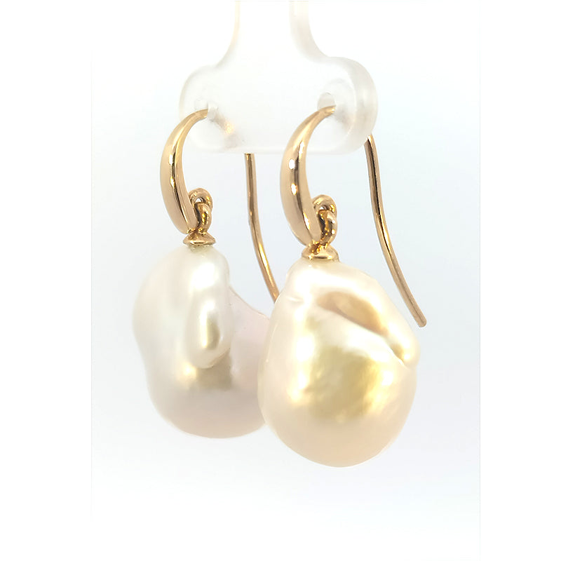 Boucles d'oreilles en or jaune 9 carats avec perles d'eau douce baroques