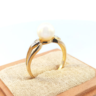 9ct Yellow Gold Freshwater Pearl & Diamond Ring