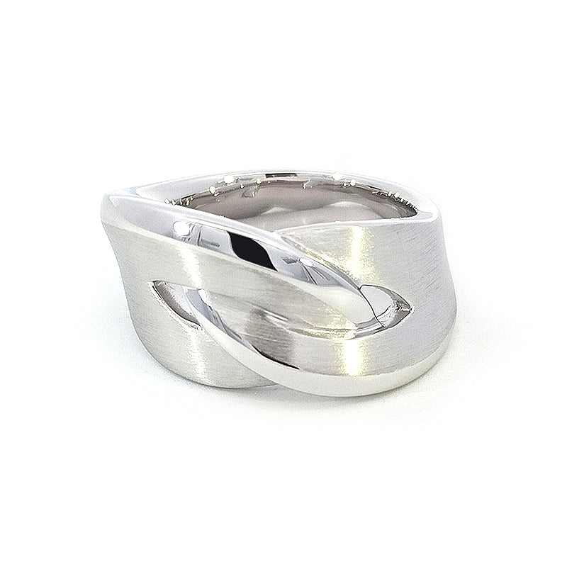 Bague oblique en argent sterling avec finition brossée