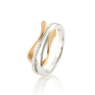 9ct Yellow and White Gold Ring with Diamonds