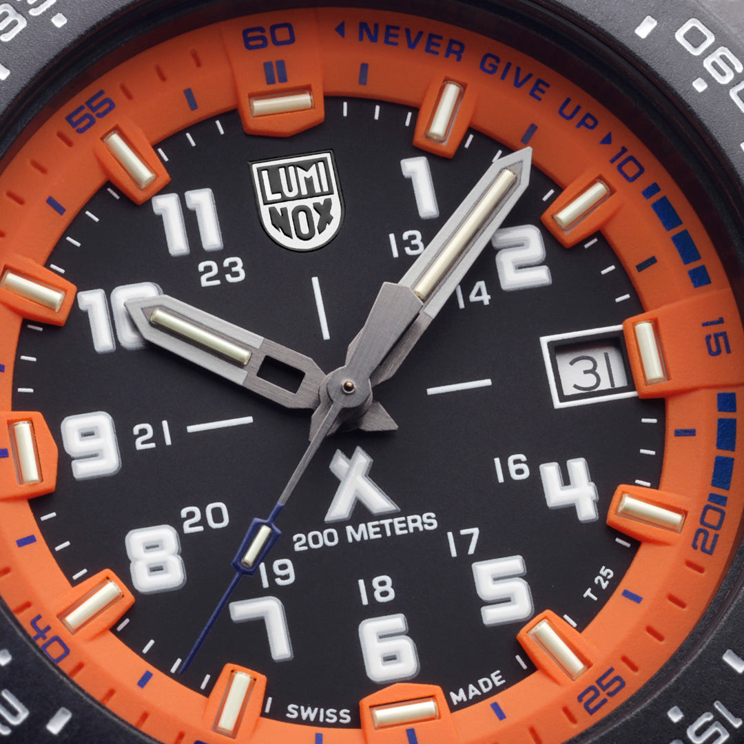 Montre de survie Luminox Bear Grylls pour la montagne - XB.3739